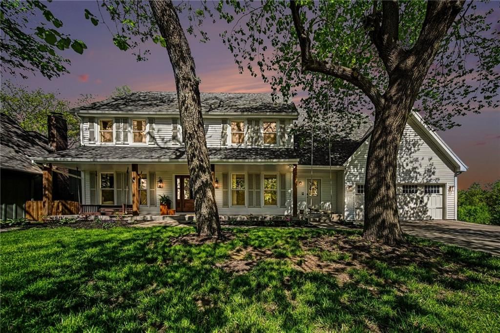 1129 Camelot Hill Street — photo 4