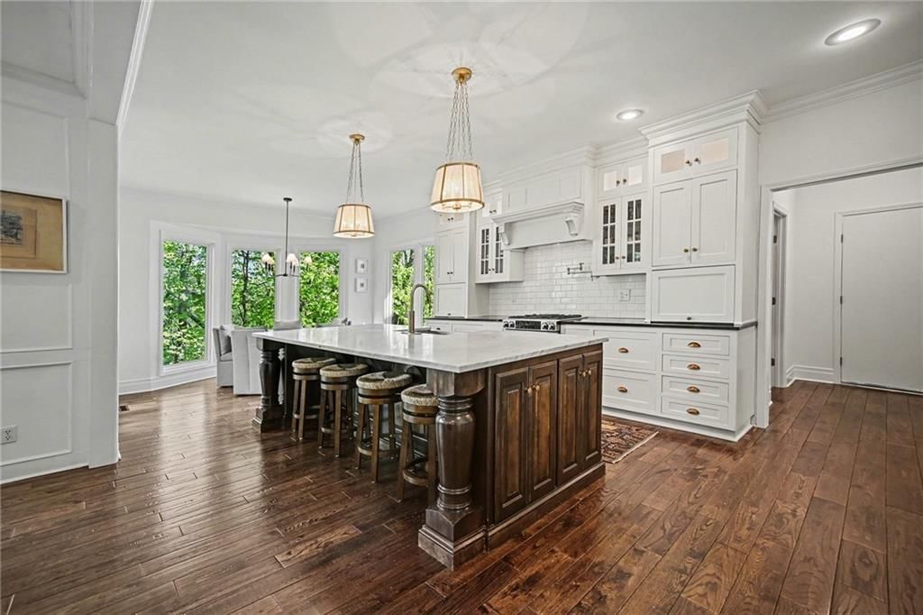 1129 Camelot Hill Street — photo 11