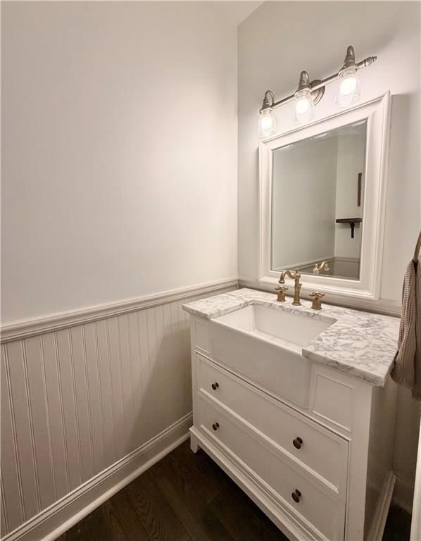 1129 Camelot Hill Street — photo 14