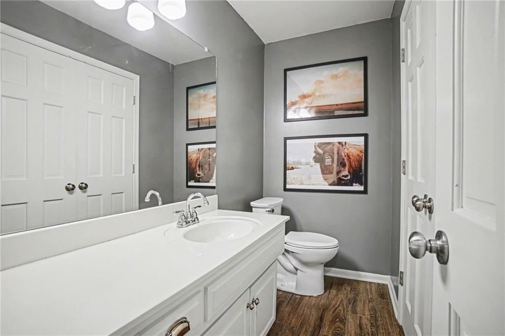 1129 Camelot Hill Street — photo 32