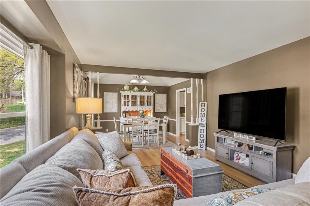 9901 Wayne Avenue — photo 3