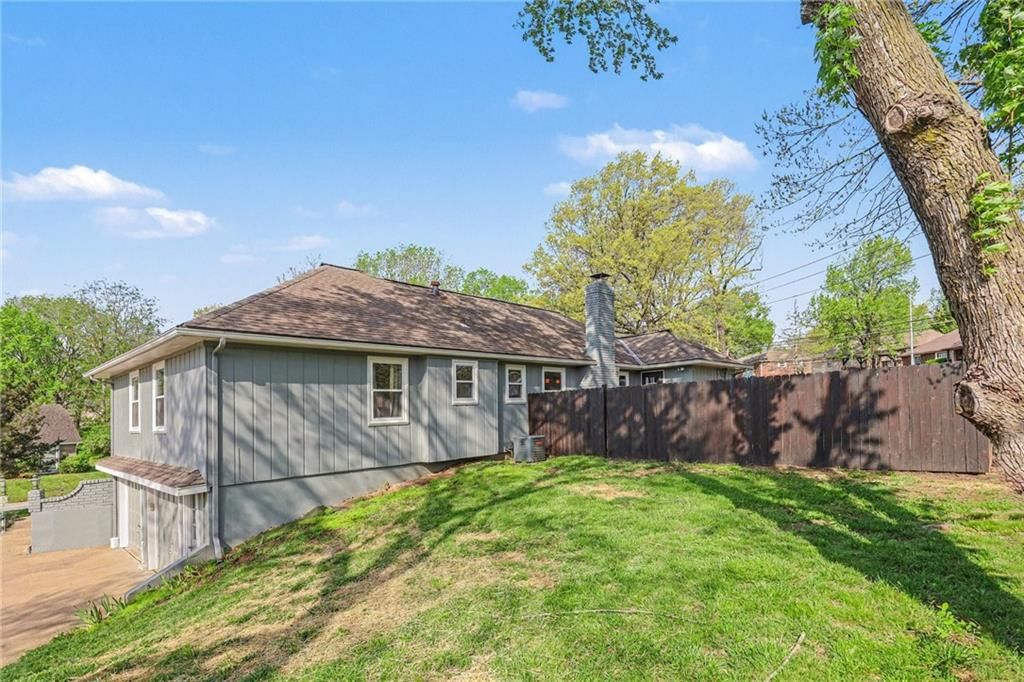 9901 Wayne Avenue — photo 24