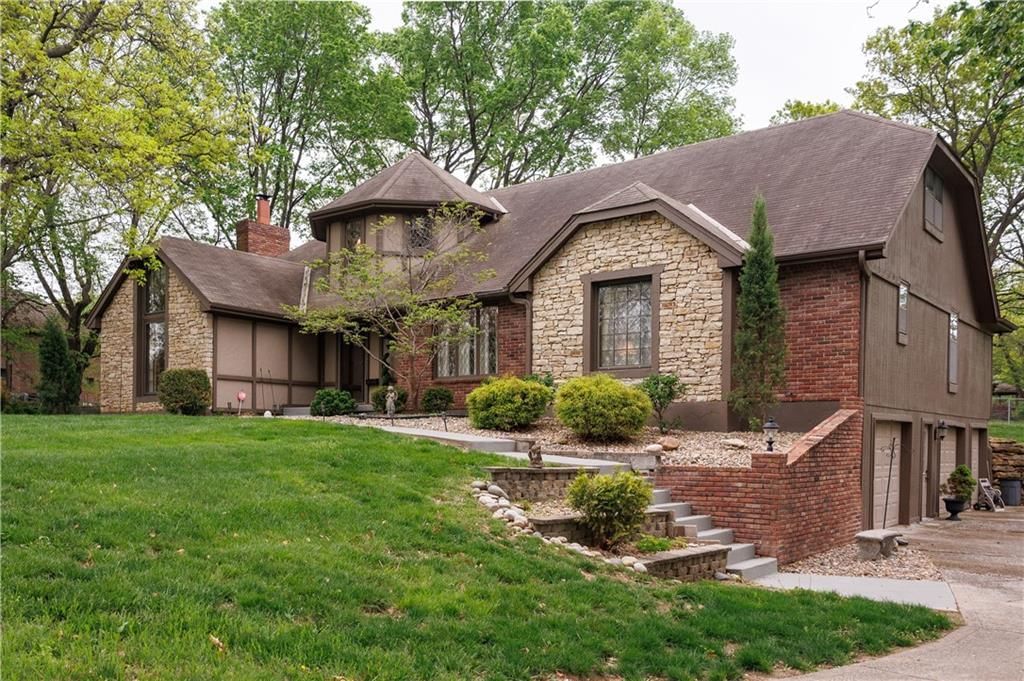 5611 NW Oak Ridge Court, Platte Woods, MO: listing photo 2