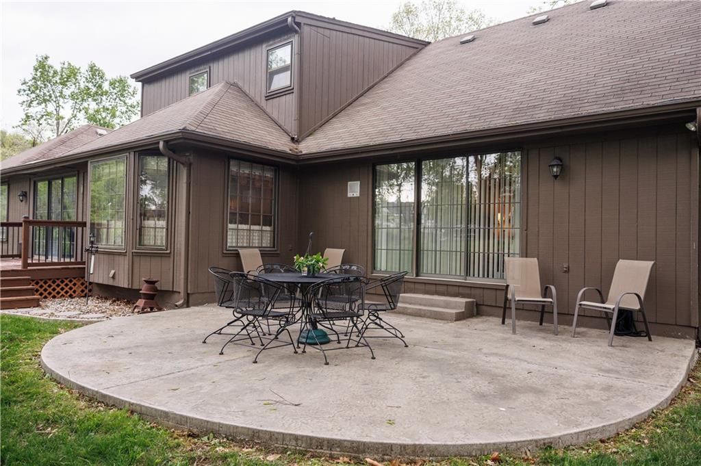 Photo 35 of 44 - 5611 NW Oak Ridge Court, Platte Woods, MO 64151