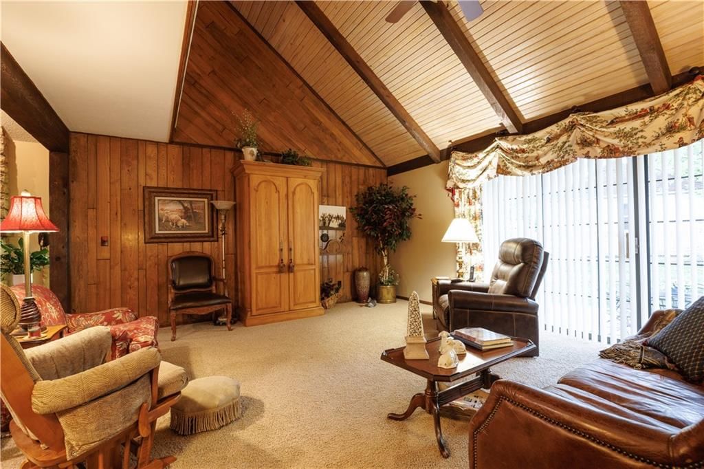 Photo 14 of 44 - 5611 NW Oak Ridge Court, Platte Woods, MO 64151