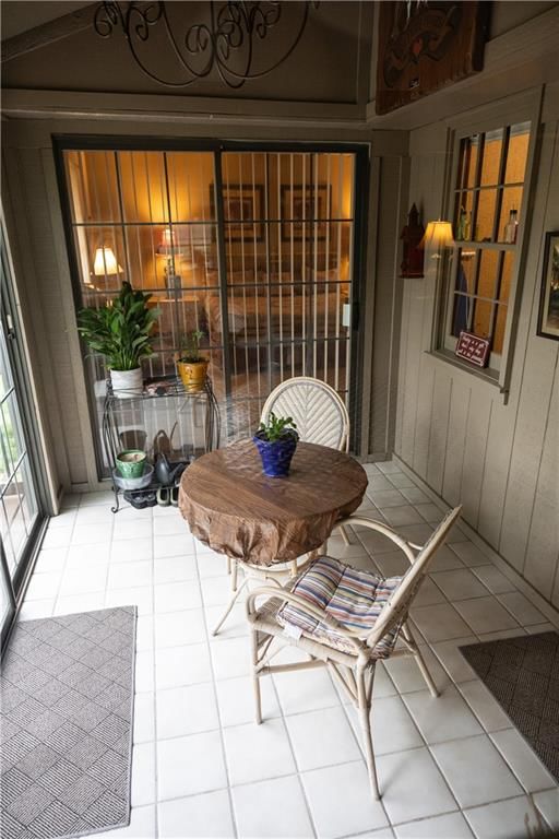 Photo 13 of 44 - 5611 NW Oak Ridge Court, Platte Woods, MO 64151