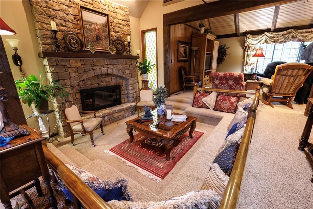 Photo 16 of 44 - 5611 NW Oak Ridge Court, Platte Woods, MO 64151