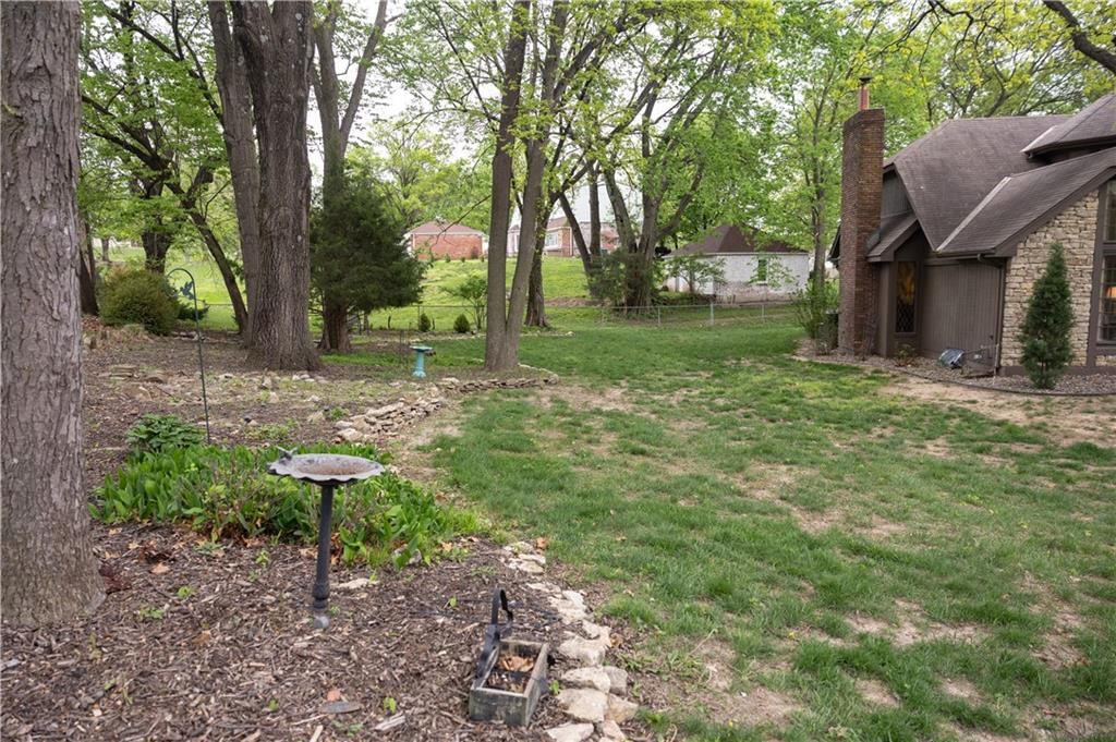 Photo 40 of 44 - 5611 NW Oak Ridge Court, Platte Woods, MO 64151