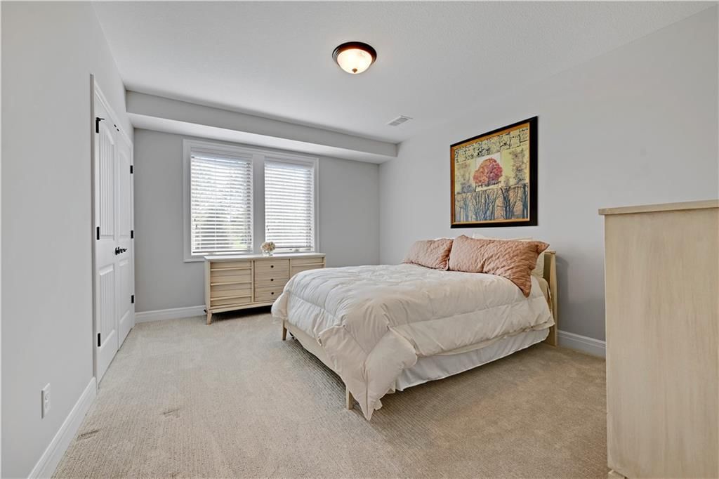 15705 Canterbury Street — photo 33