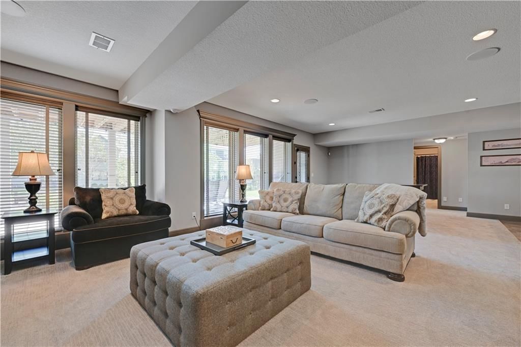 15705 Canterbury Street — photo 36