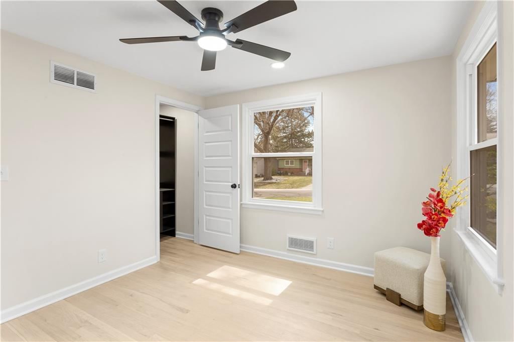 4808 W 77th Terrace — photo 13