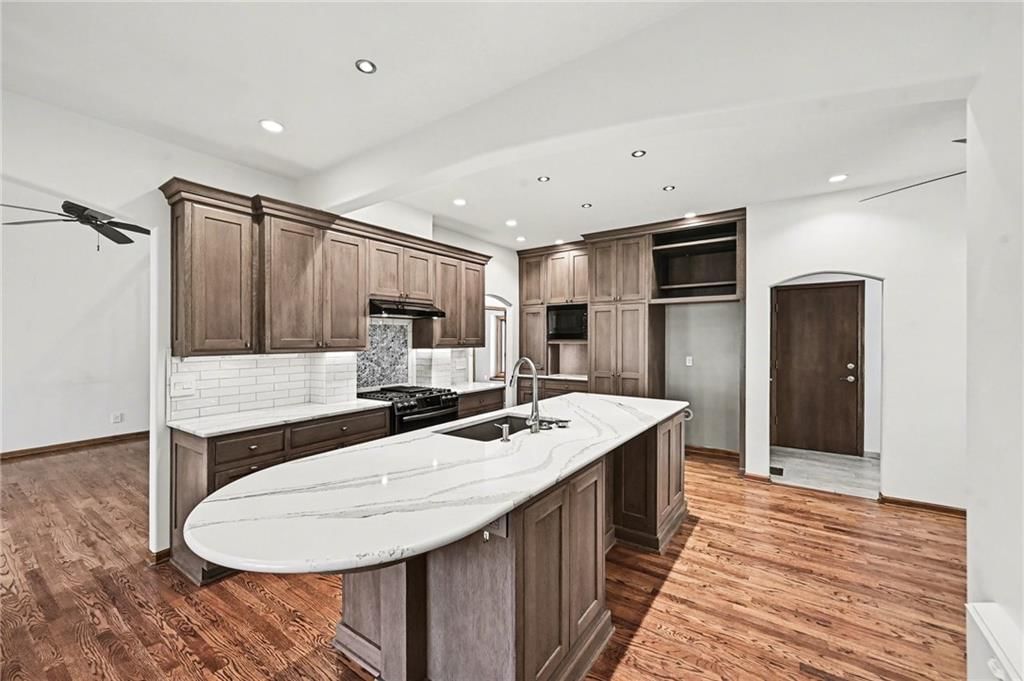 527 Canyon Drive — photo 9