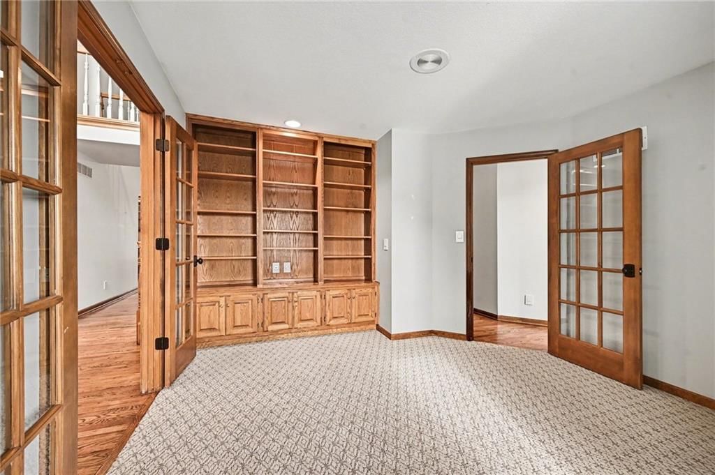 527 Canyon Drive — photo 14