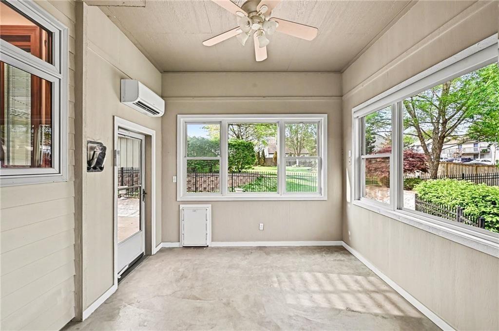 527 Canyon Drive — photo 16