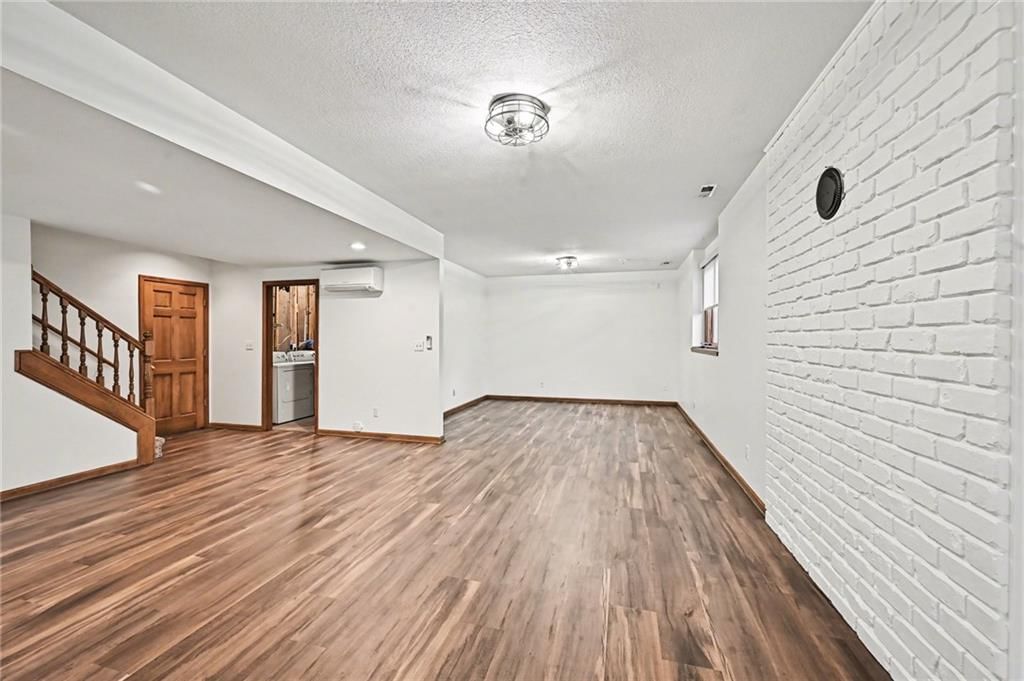 527 Canyon Drive — photo 23