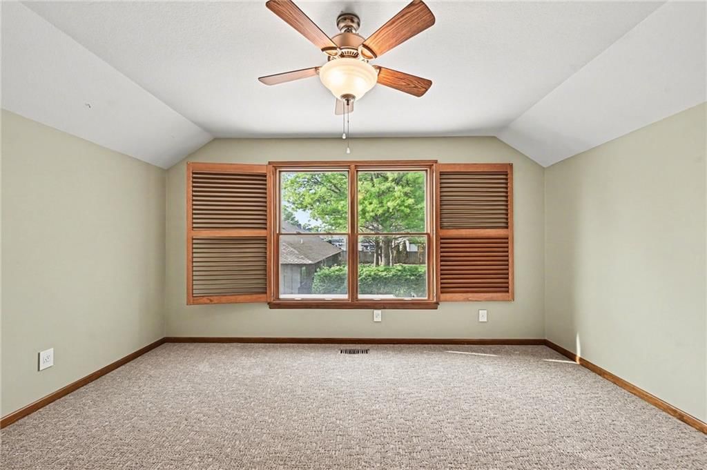 527 Canyon Drive — photo 30