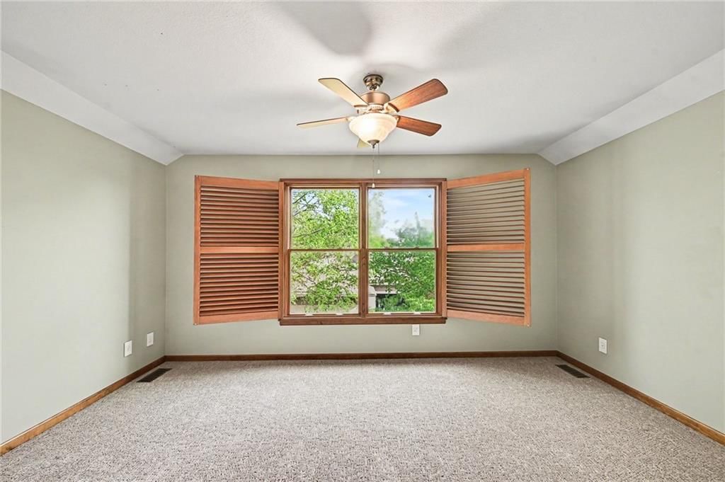 527 Canyon Drive — photo 31