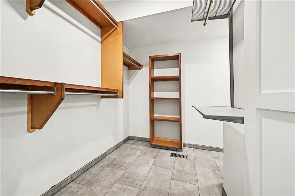 527 Canyon Drive — photo 34