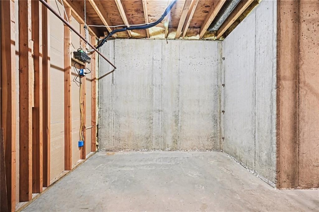 527 Canyon Drive — photo 37