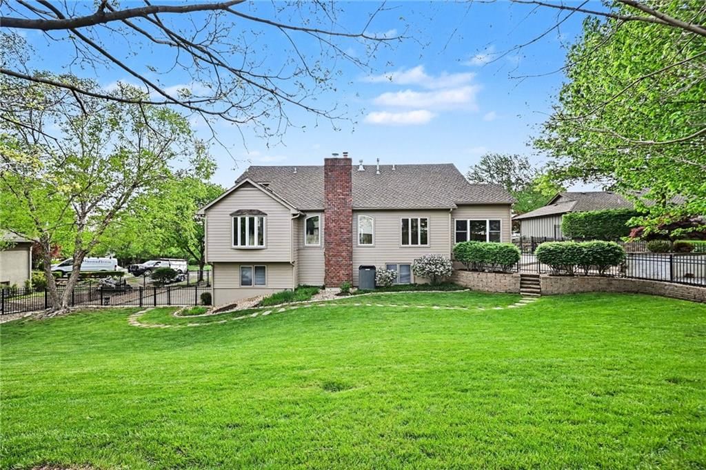 527 Canyon Drive — photo 42