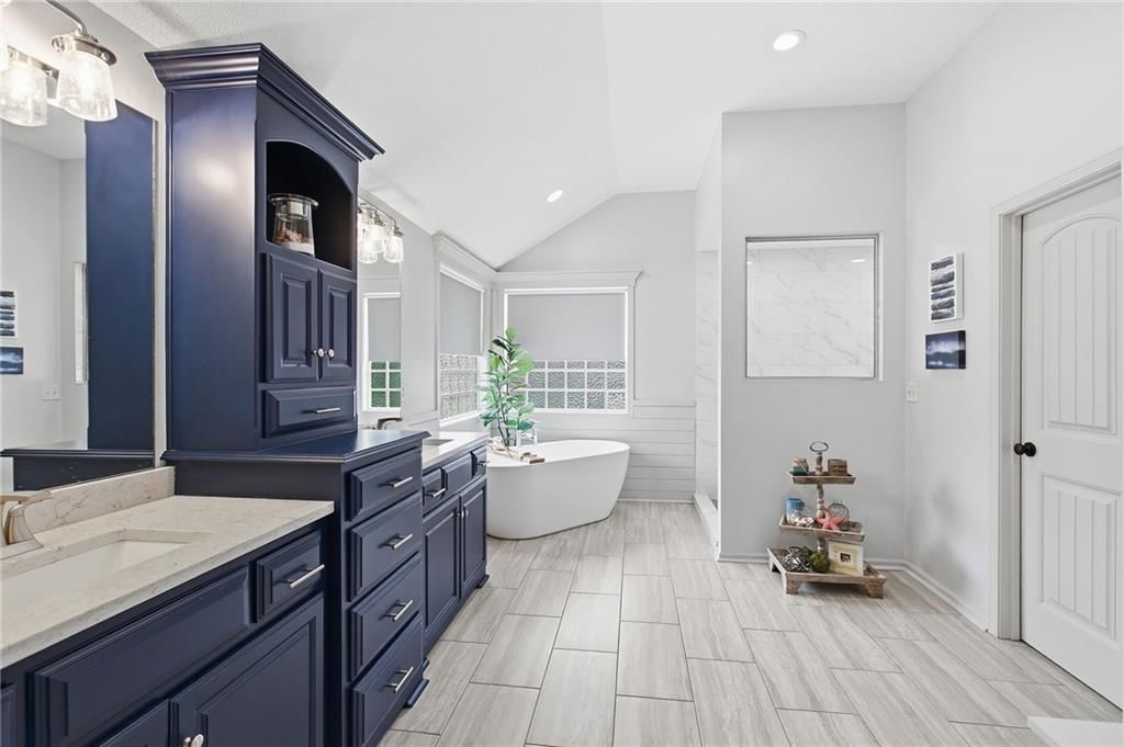 10838 S Carbondale Street — photo 40