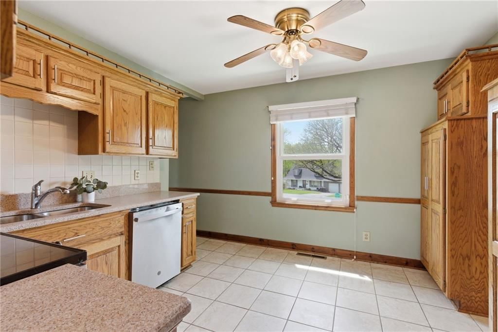 4921 N Askew Avenue — photo 11