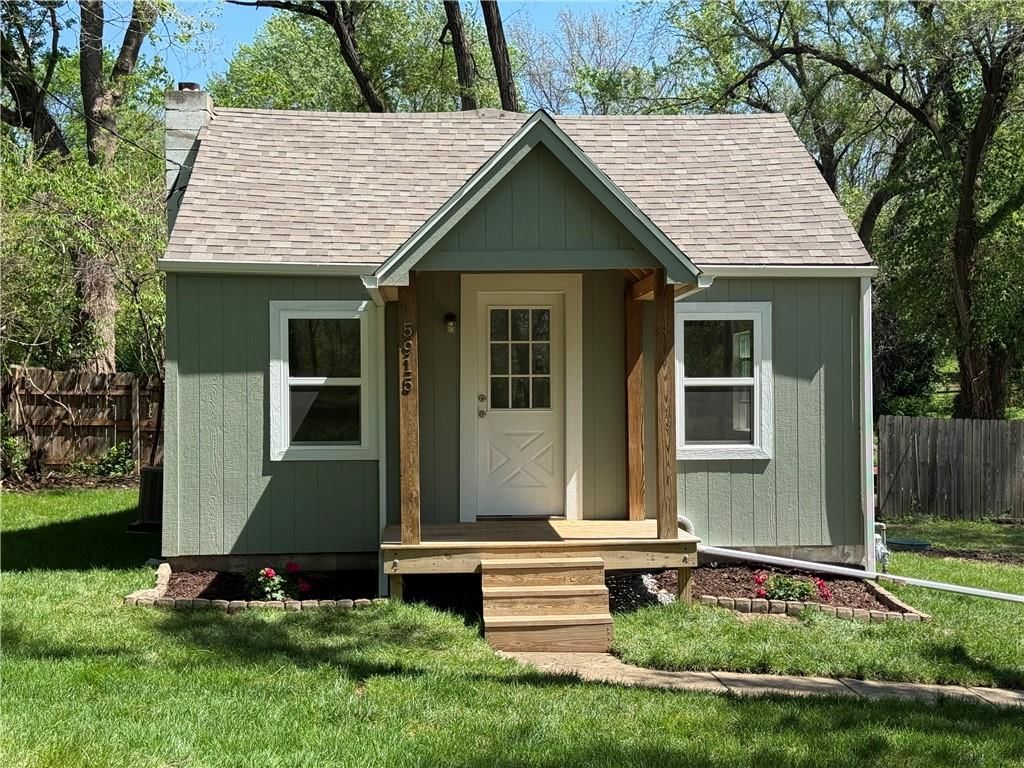5915 Marion Avenue — photo 1