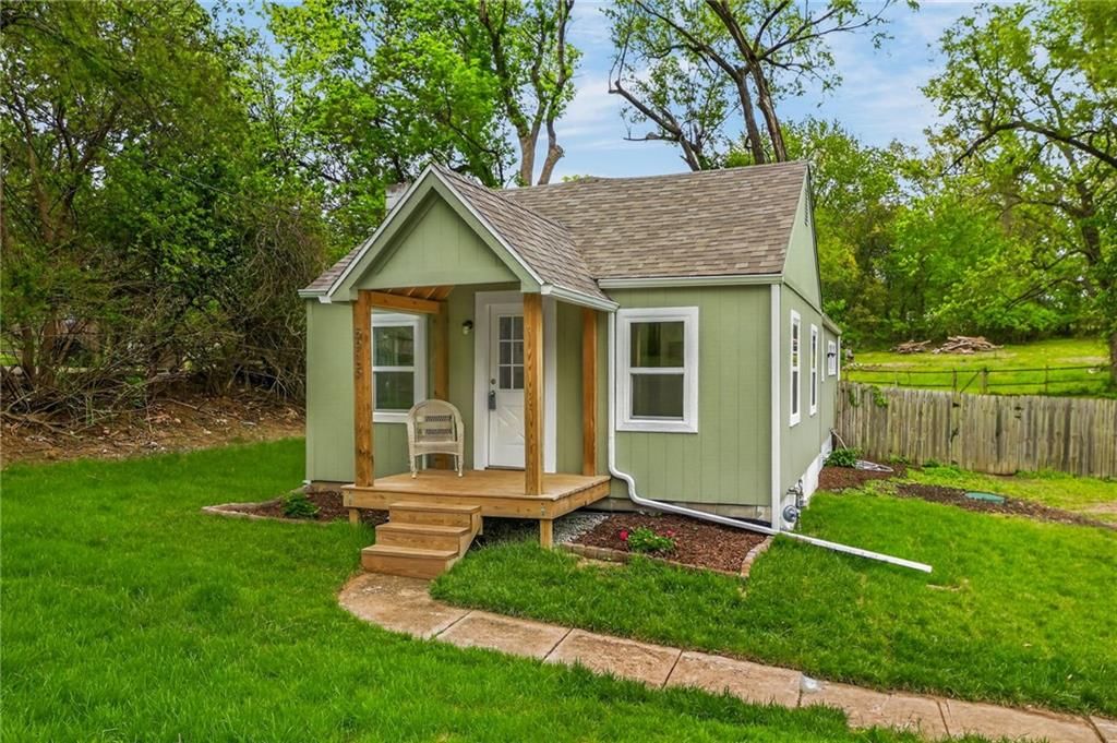 5915 Marion Avenue — photo 4