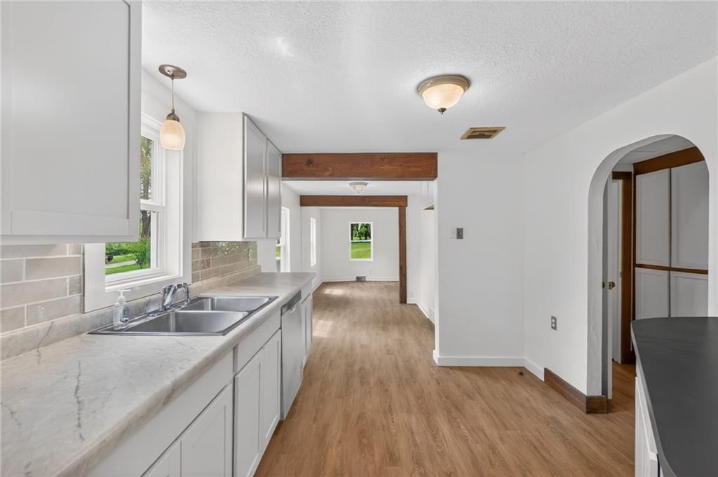 5915 Marion Avenue — photo 19