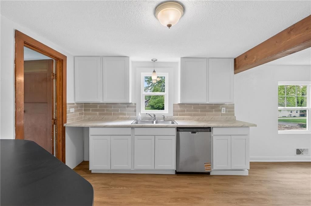 5915 Marion Avenue — photo 20