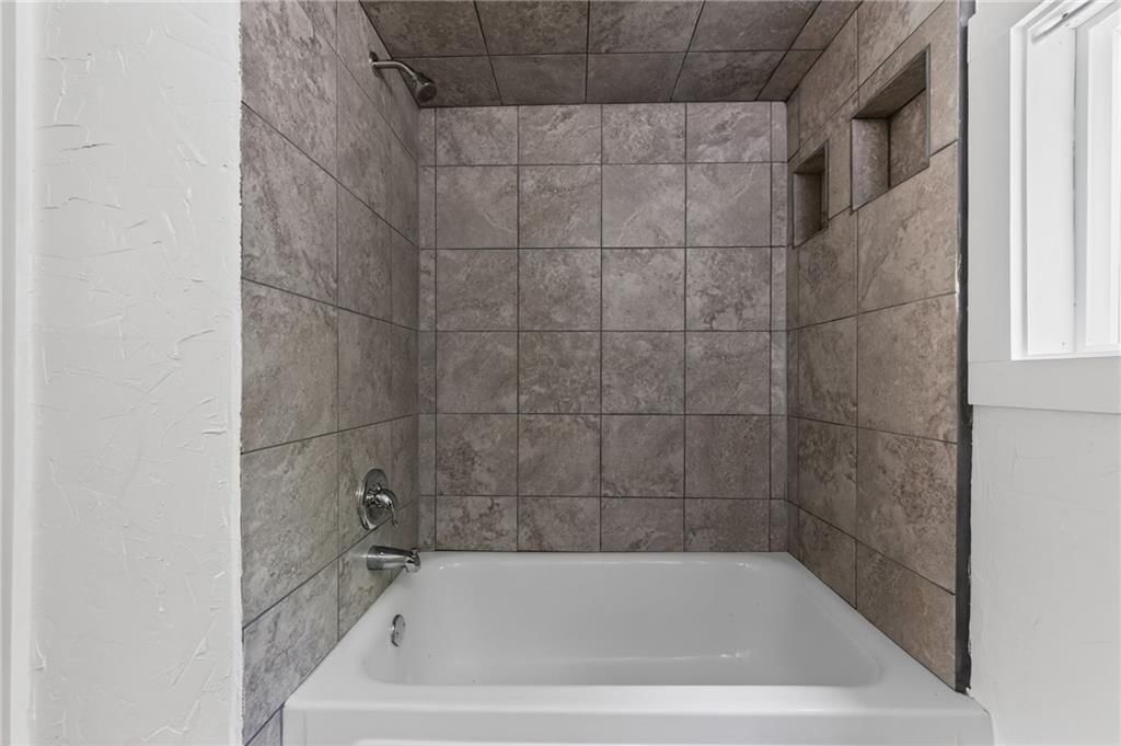 5915 Marion Avenue — photo 25