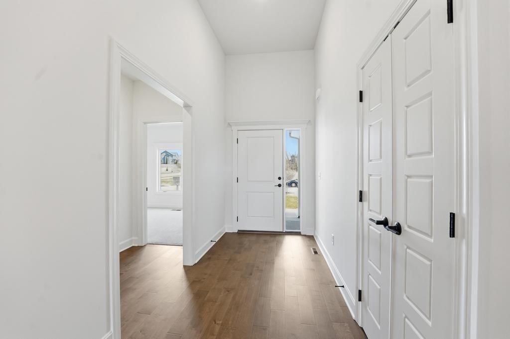 10022 N Oakland Avenue — photo 2