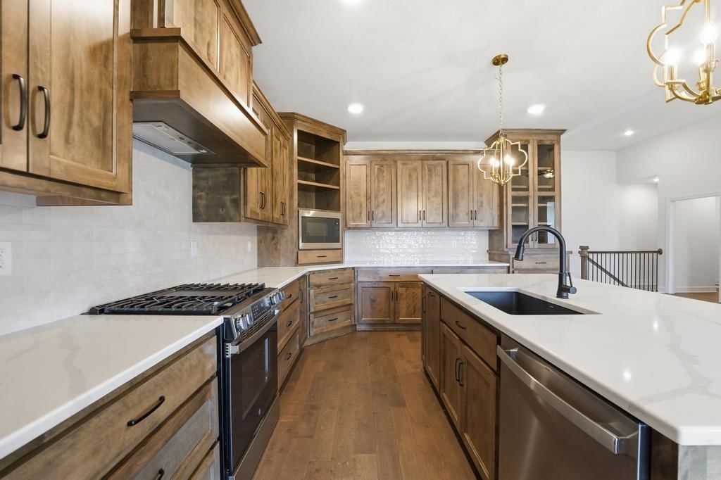 10022 N Oakland Avenue — photo 12
