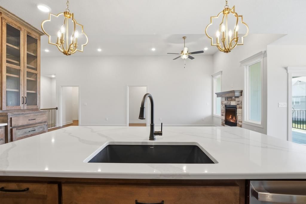 10022 N Oakland Avenue — photo 13