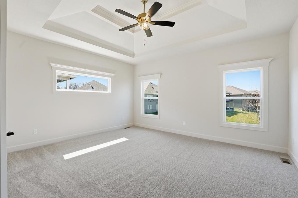 10022 N Oakland Avenue — photo 28