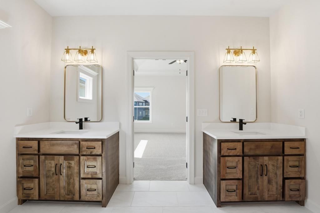 10022 N Oakland Avenue — photo 32