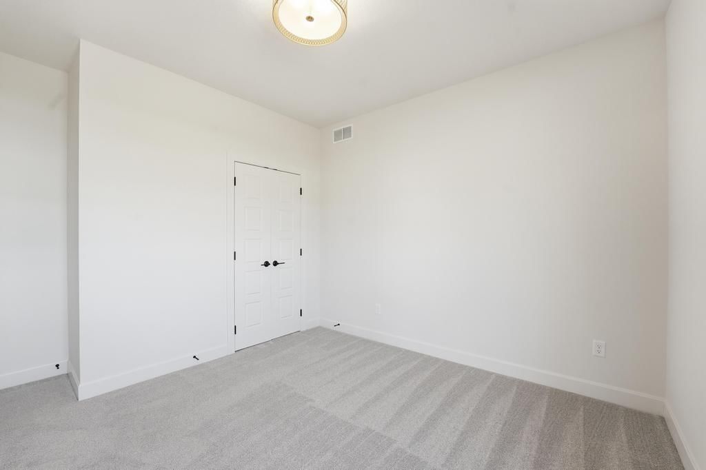 10022 N Oakland Avenue — photo 41