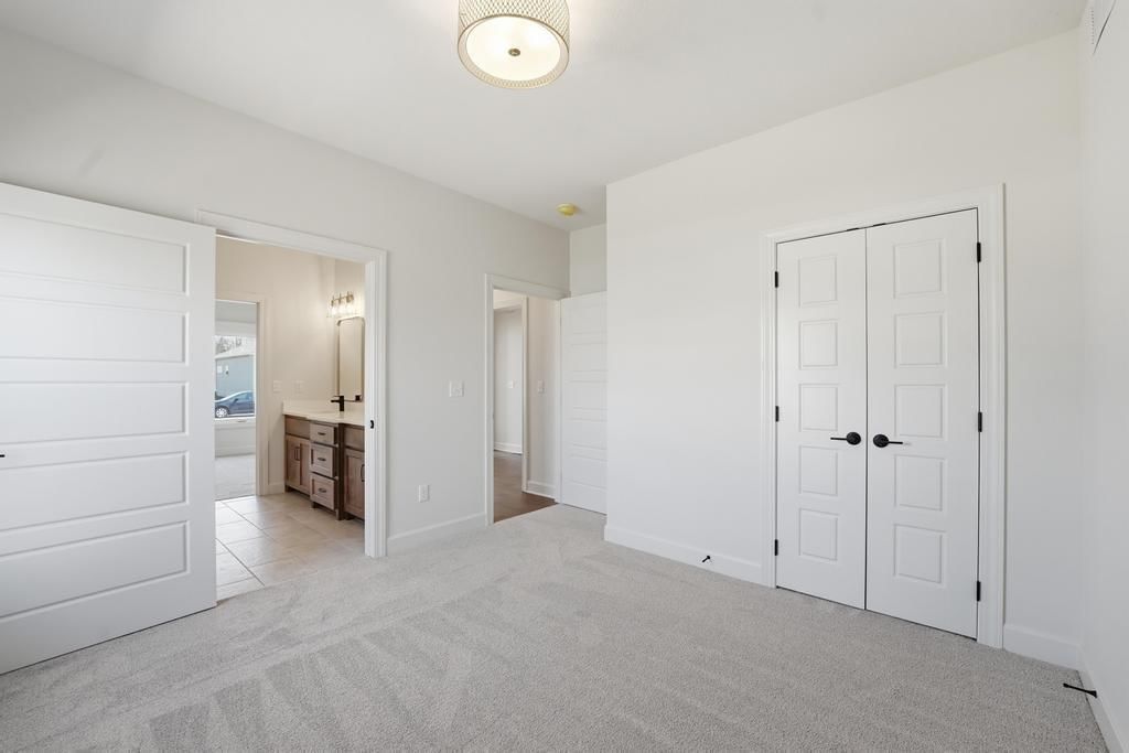 10022 N Oakland Avenue — photo 42