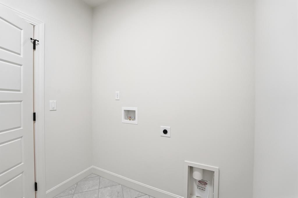 10022 N Oakland Avenue — photo 44