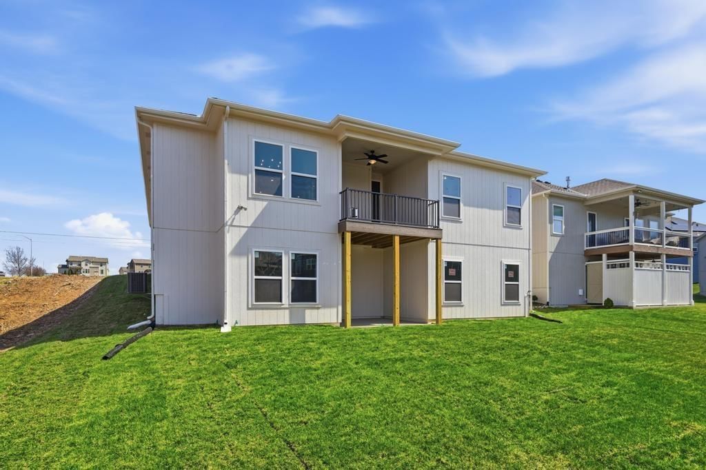 10022 N Oakland Avenue — photo 49