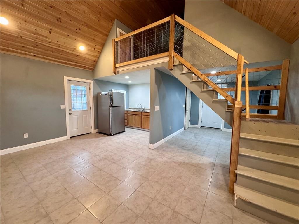 620 W Stone Street — photo 3