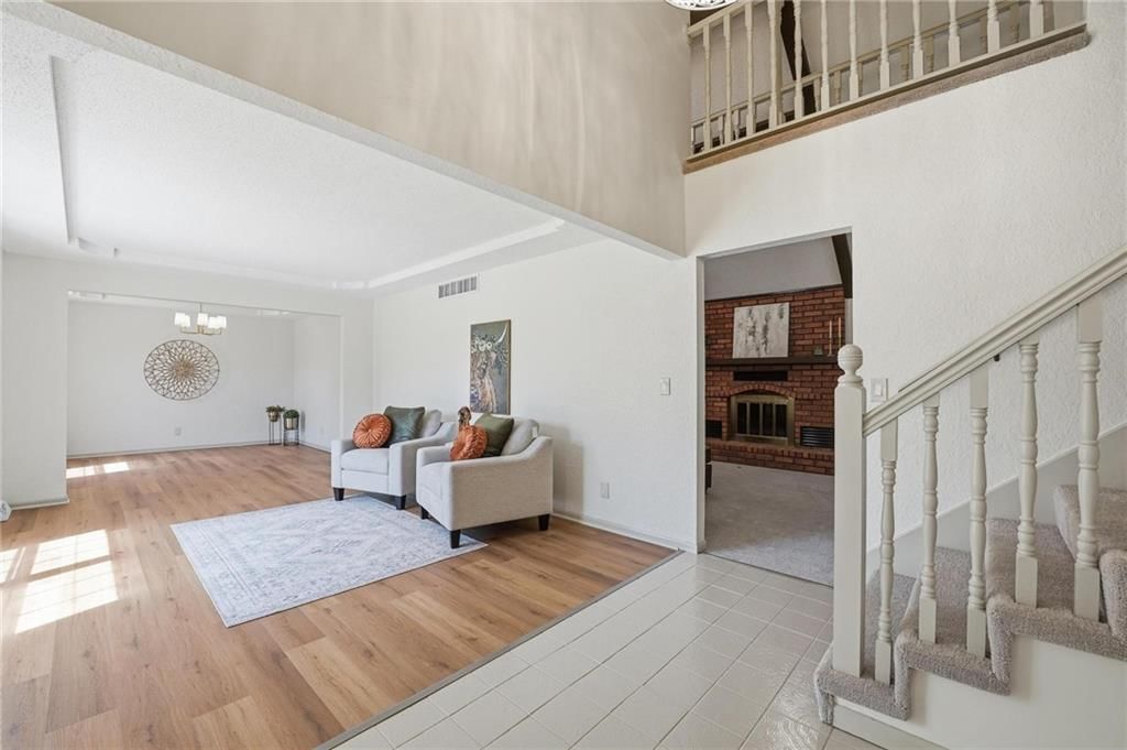211 NE Hearnes Avenue — photo 4