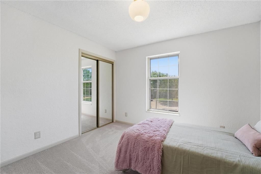 211 NE Hearnes Avenue — photo 23