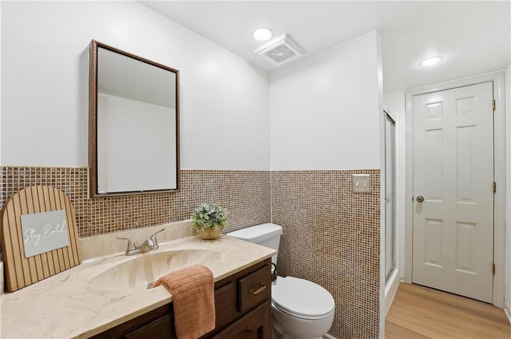 211 NE Hearnes Avenue — photo 44
