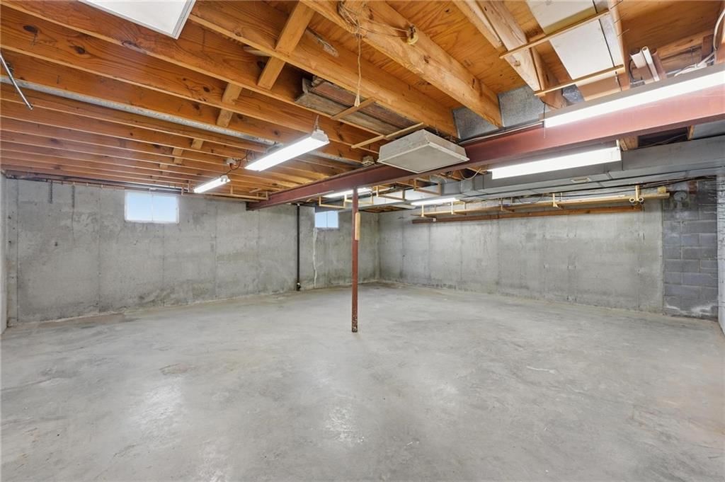 211 NE Hearnes Avenue — photo 45