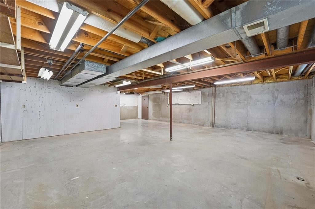 211 NE Hearnes Avenue — photo 47
