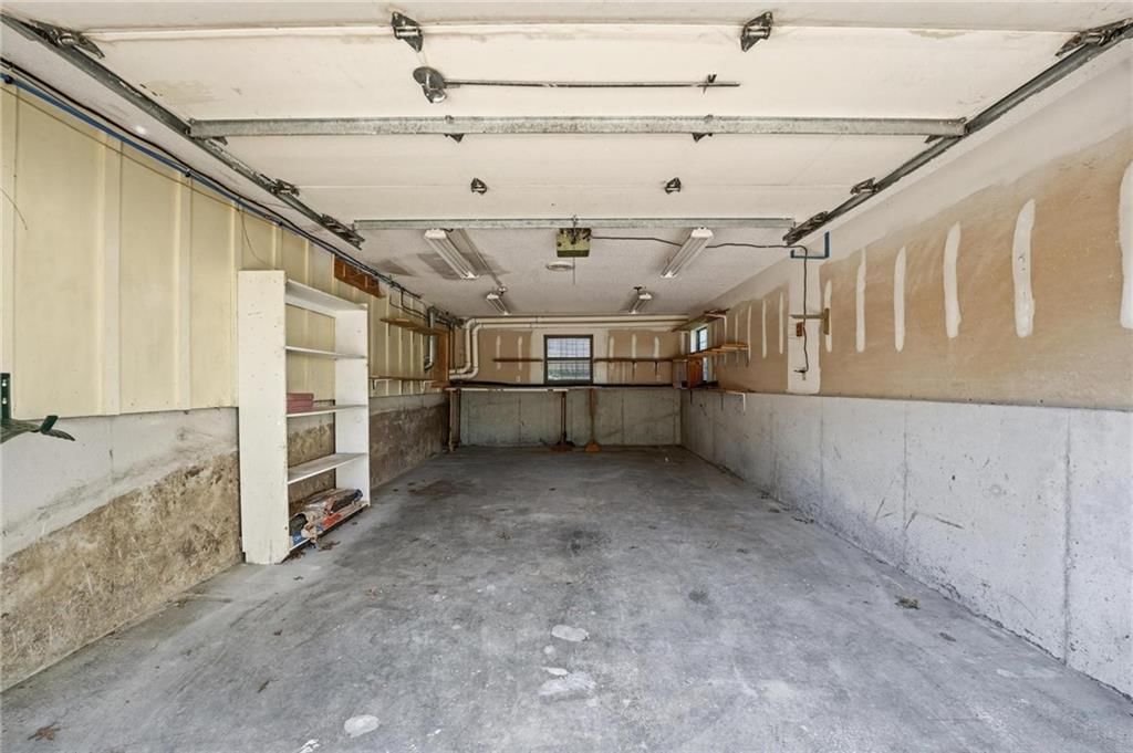 211 NE Hearnes Avenue — photo 48