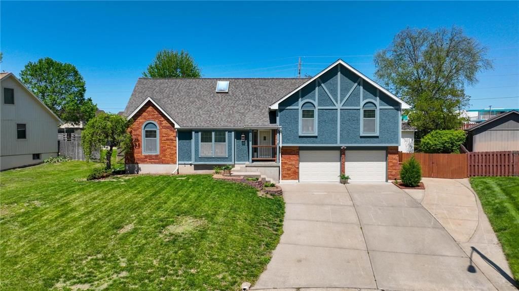 211 NE Hearnes Avenue — photo 57