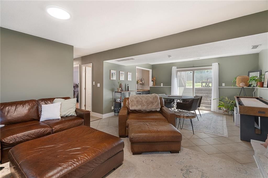 2913 Chisholm Drive — photo 27