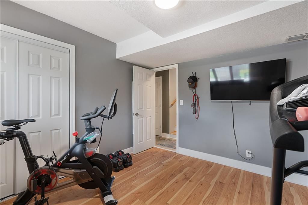 2913 Chisholm Drive — photo 34